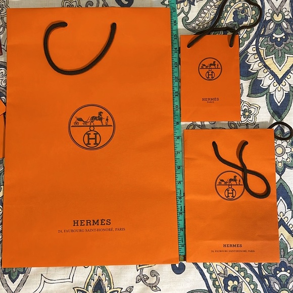 AUTHENTIC Hermes gift bags & embroidered ribbons - Picture 4 of 16